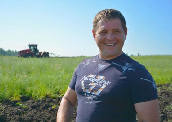 Денис Латышев, тракторист СПК «Окинский», награждён Почётной грамотой Думы Зиминского района